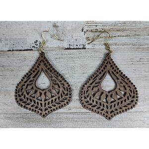 Light Brown Filigree Wood Pierced Earrings